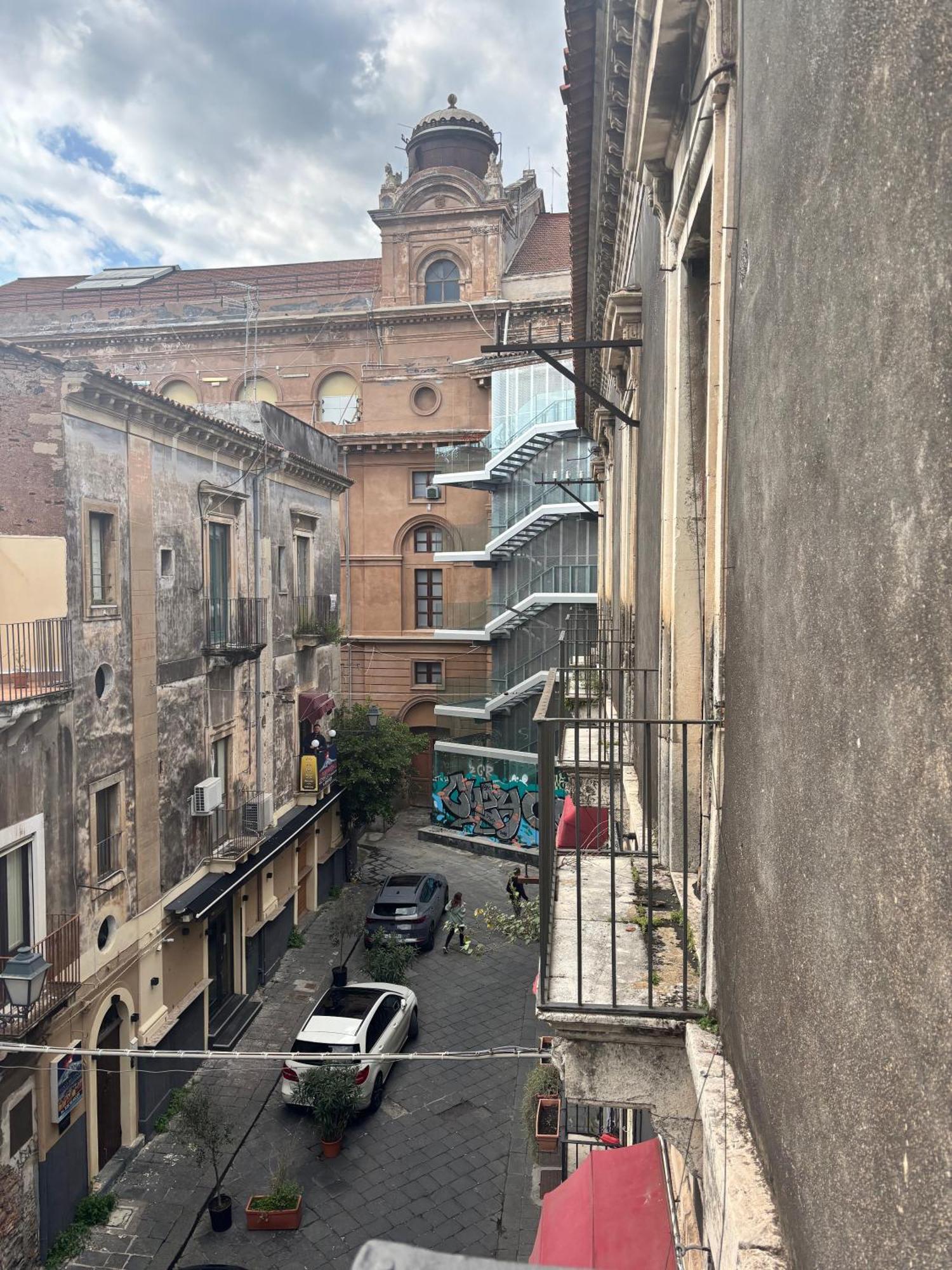 Il Teatro Rooms Catania Luaran gambar