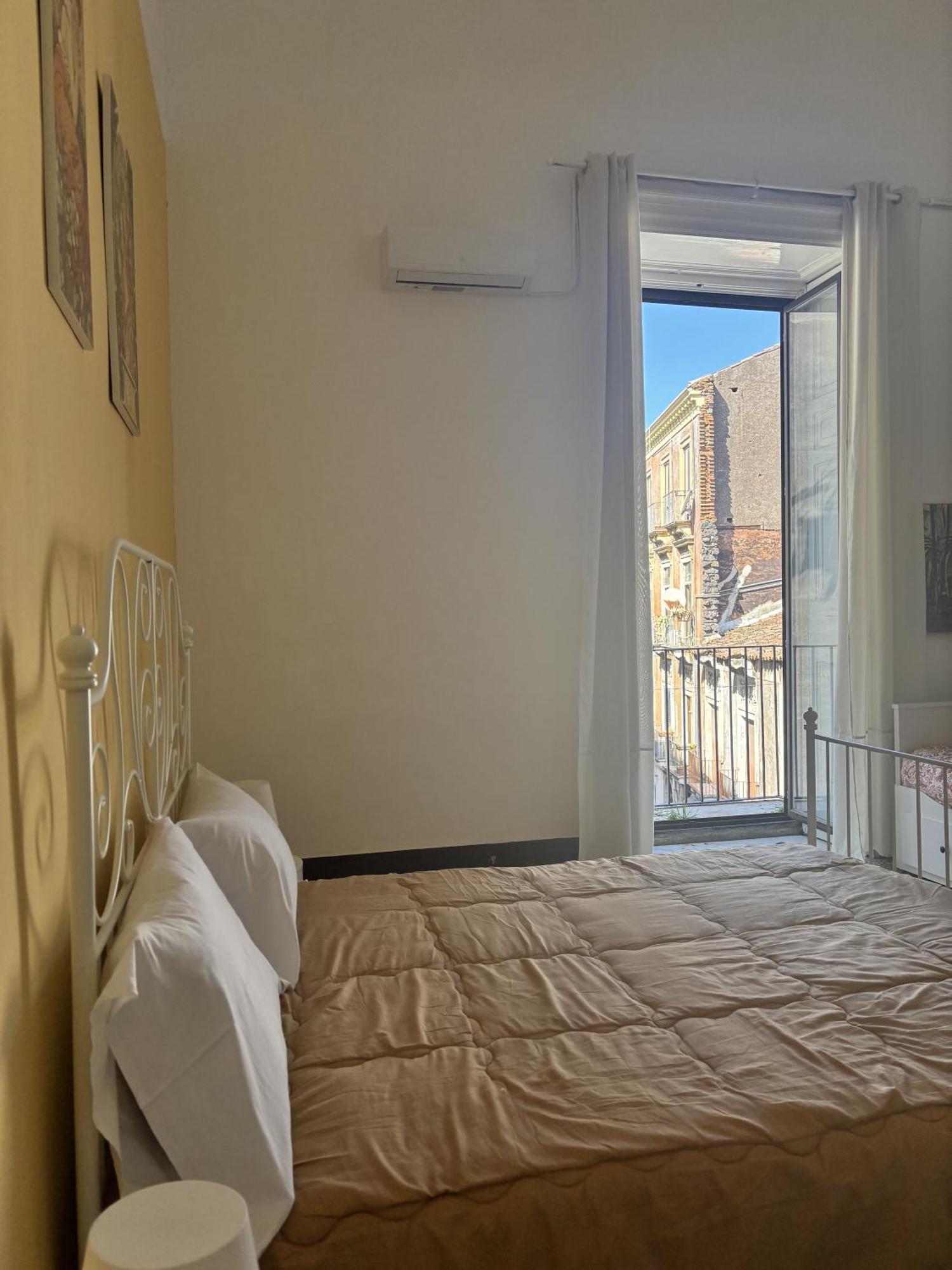 Il Teatro Rooms Catania Luaran gambar
