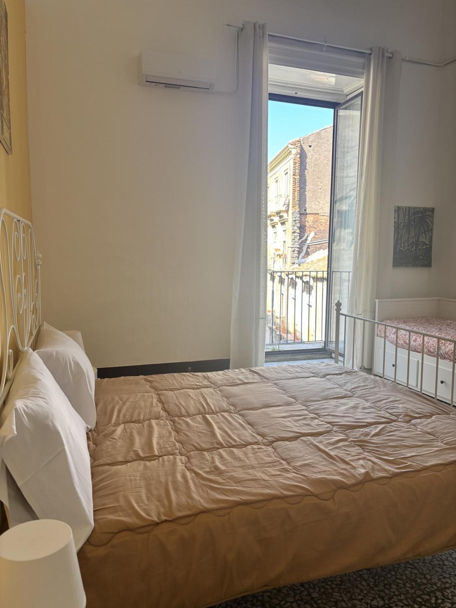 Il Teatro Rooms Catania Luaran gambar